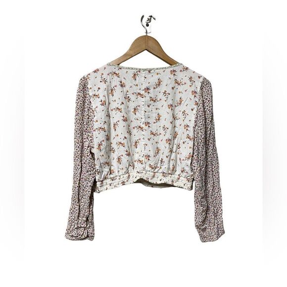 America Eagle floral crop peasant long sleeve deep v neck top - Picture 4 of 5